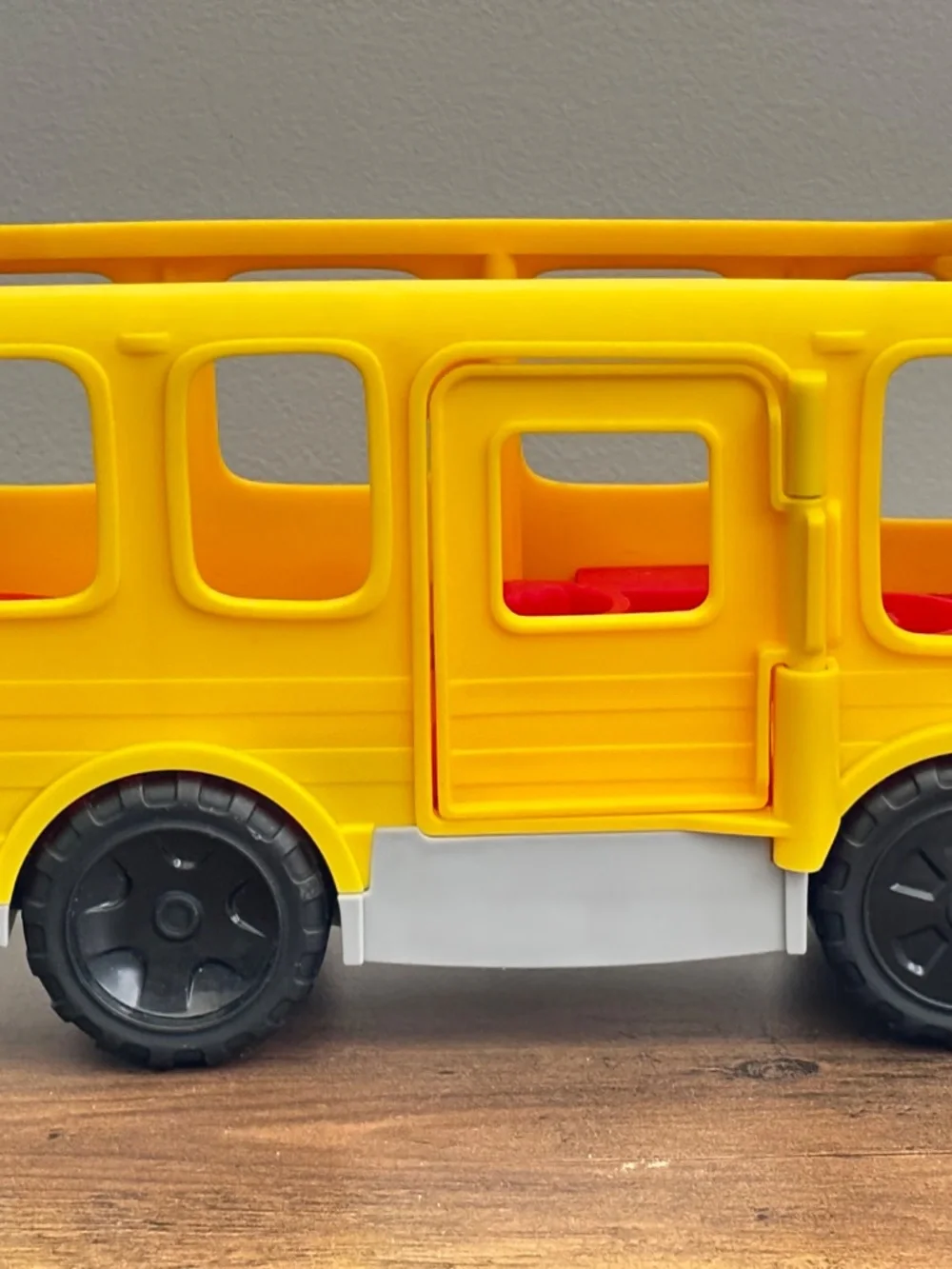 Fisher Price Little People School Bus Musical Lights 2016 EMILY Bus Driver WORKS
